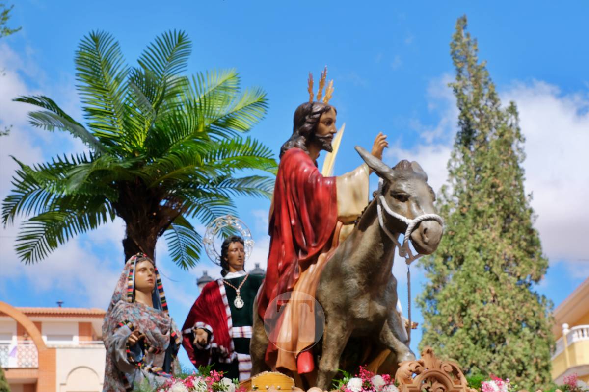 La Borriquilla abre la Semana Santa de Tomelloso en una mañana soleada y marcada por el frío