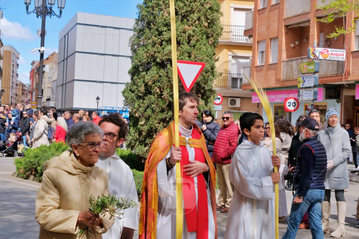 La Borriquilla abre la Semana Santa de Tomelloso en una mañana soleada y marcada por el frío