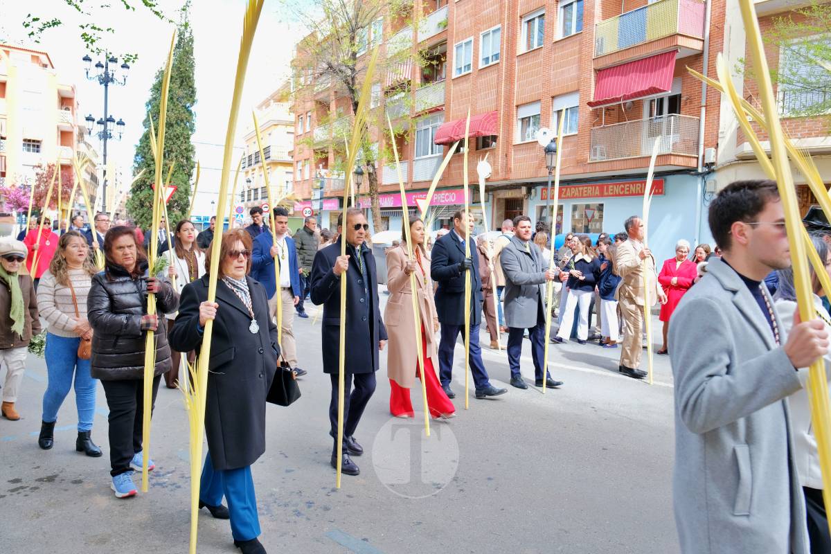 La Borriquilla abre la Semana Santa de Tomelloso en una mañana soleada y marcada por el frío