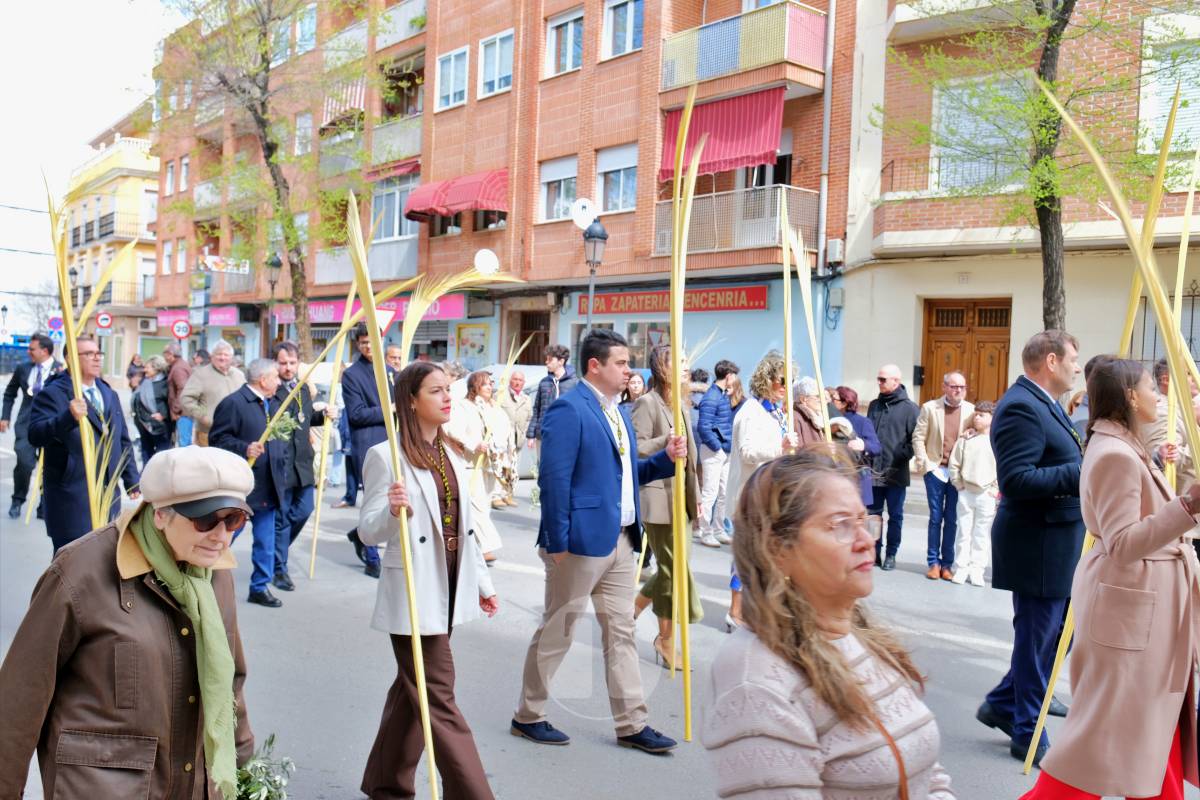 La Borriquilla abre la Semana Santa de Tomelloso en una mañana soleada y marcada por el frío