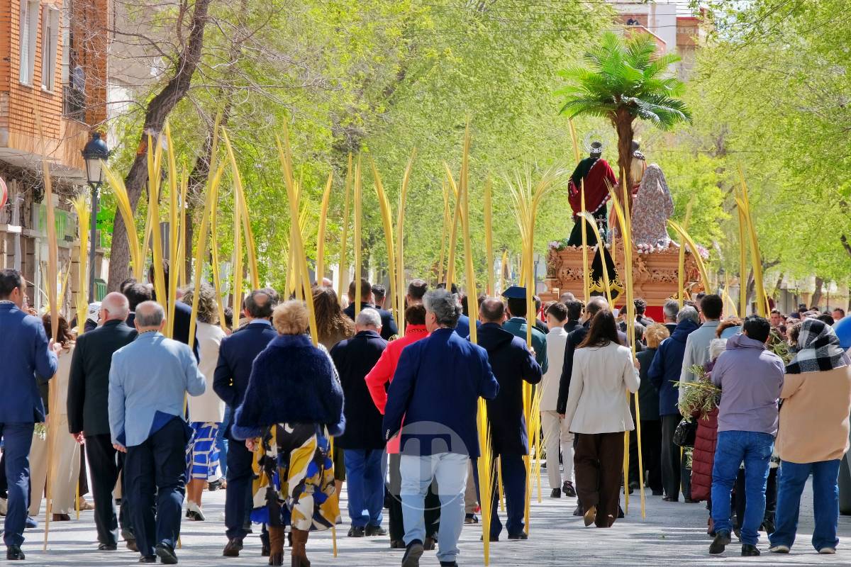 La Borriquilla abre la Semana Santa de Tomelloso en una mañana soleada y marcada por el frío