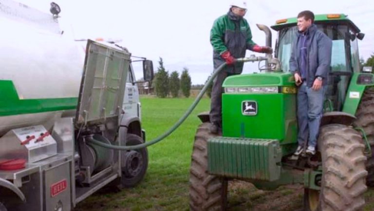 Baja el precio del gasóleo agrícola, aunque está un 40 % más caro que antes de la guerra