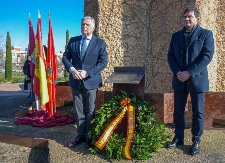 Un homenaje en Ciudad Real recuerda a las víctimas del 11-M y Valverde reafirma el compromiso con la democracia