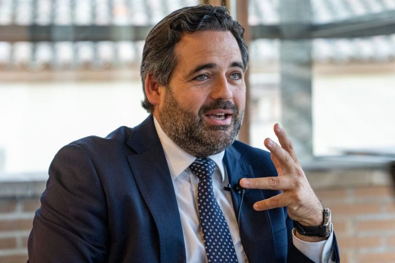 Núñez acusa a Page de «confundir» a la gente después de pedir el voto para «un candidato sanchista»