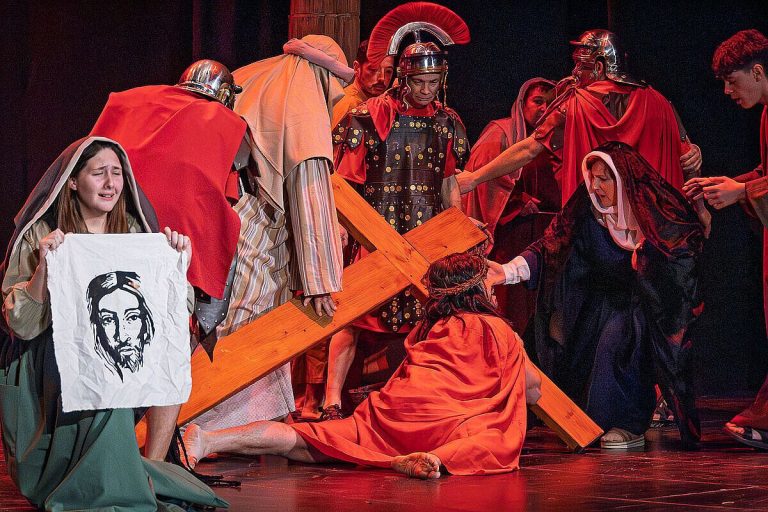 La Pasión de Cristo emociona al público en Argamasilla de Alba