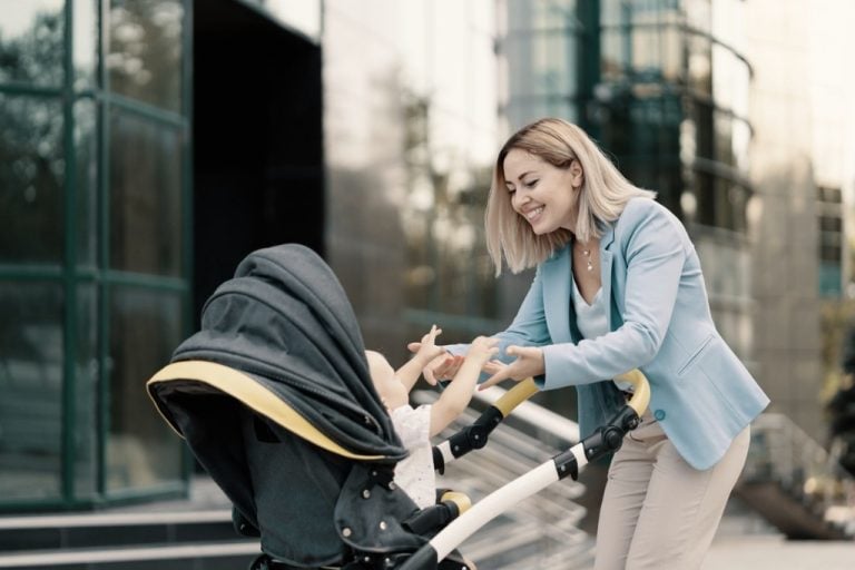 ¿A qué edad es más común ser madre en Castilla-La Mancha?