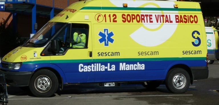 Fallece un trabajador tras caerle un vehículo encima mientras lo reparaba en Tarazona de la Mancha