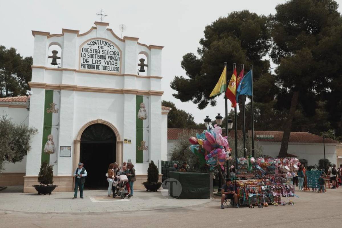 Pinilla vive el primer gran día de la Romería con ambiente, chorizos y mucha participación