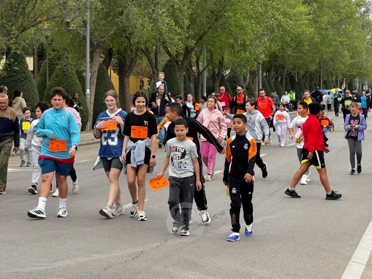 Cientos de escolares participan en la 47ª Carrera Popular ‘Memorial Ángel Serrano’ de Tomelloso