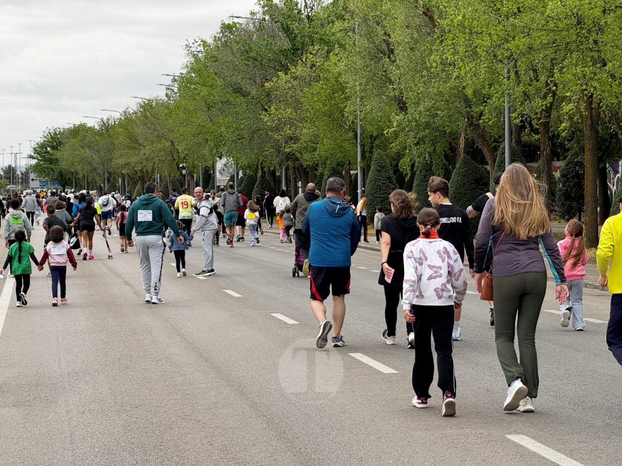 Cientos de escolares participan en la 47ª Carrera Popular ‘Memorial Ángel Serrano’ de Tomelloso
