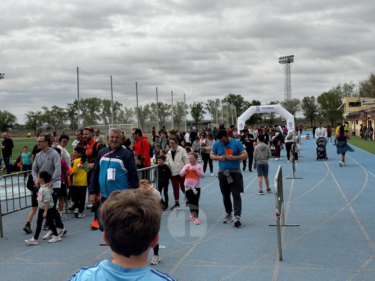 Cientos de escolares participan en la 47ª Carrera Popular ‘Memorial Ángel Serrano’ de Tomelloso