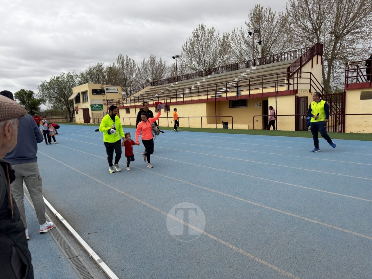 Cientos de escolares participan en la 47ª Carrera Popular ‘Memorial Ángel Serrano’ de Tomelloso