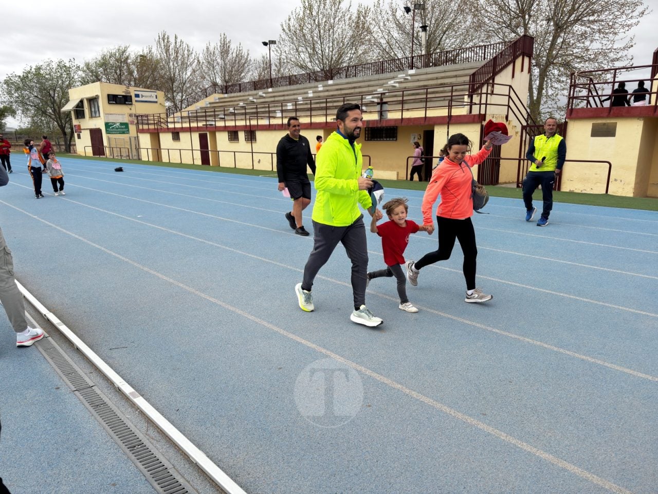 Cientos de escolares participan en la 47ª Carrera Popular ‘Memorial Ángel Serrano’ de Tomelloso