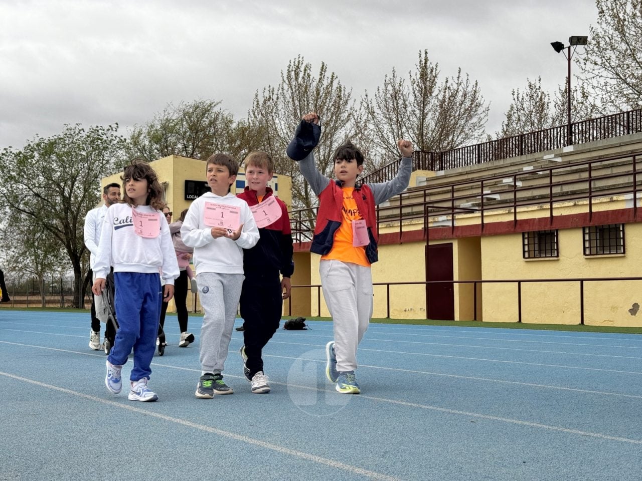 Cientos de escolares participan en la 47ª Carrera Popular ‘Memorial Ángel Serrano’ de Tomelloso