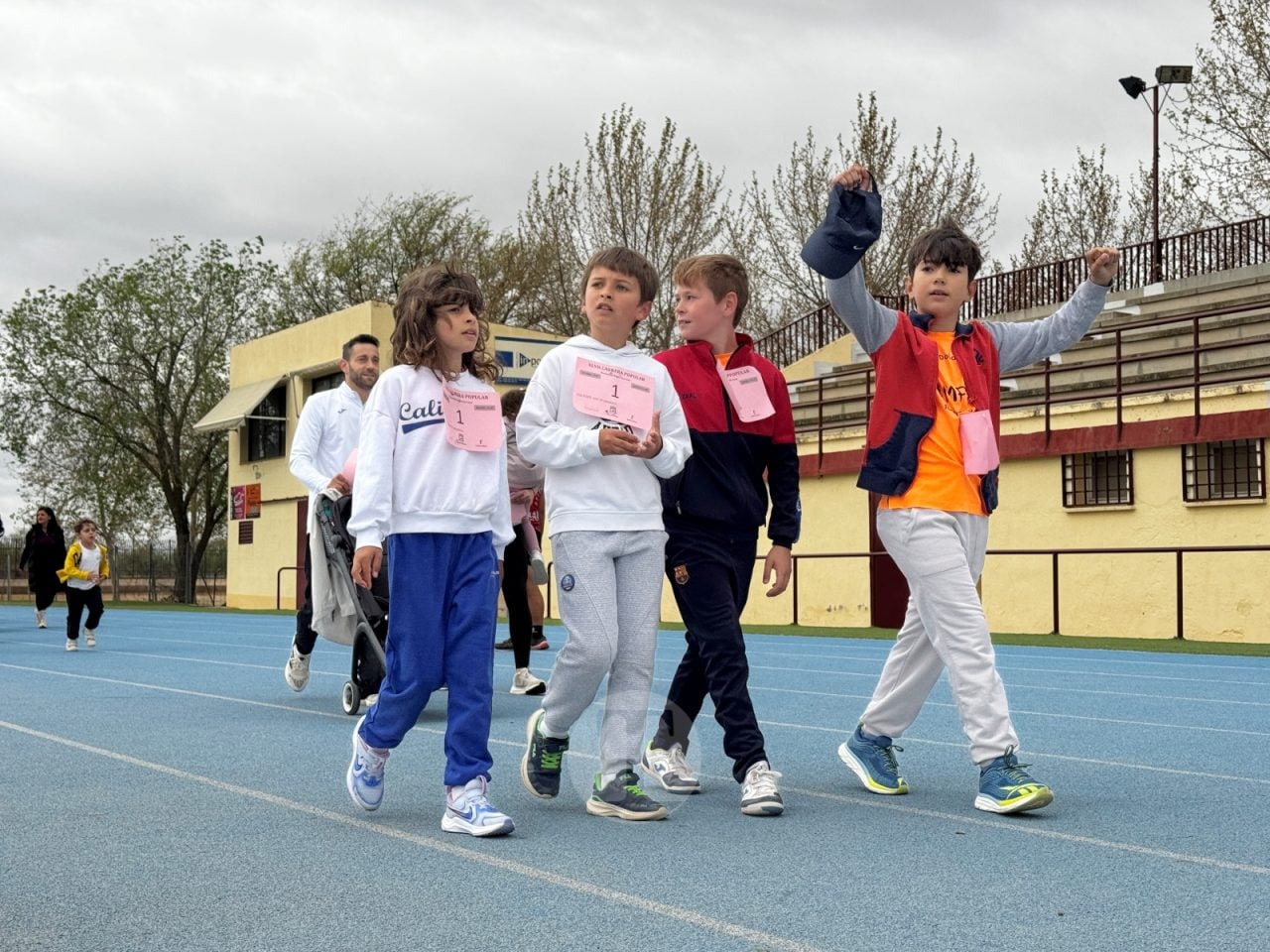 Cientos de escolares participan en la 47ª Carrera Popular ‘Memorial Ángel Serrano’ de Tomelloso