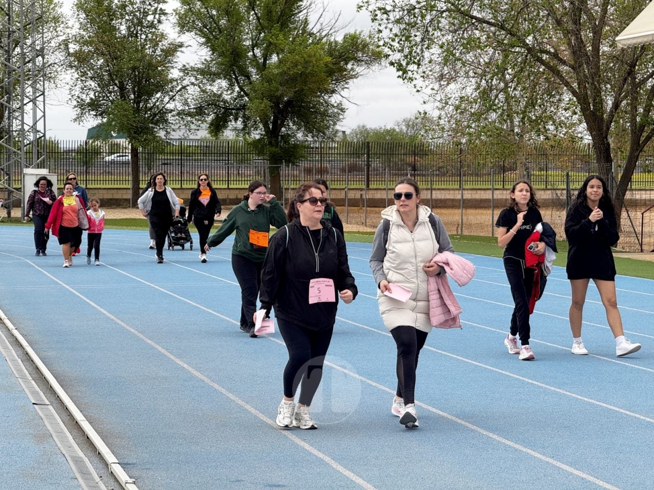 Cientos de escolares participan en la 47ª Carrera Popular ‘Memorial Ángel Serrano’ de Tomelloso