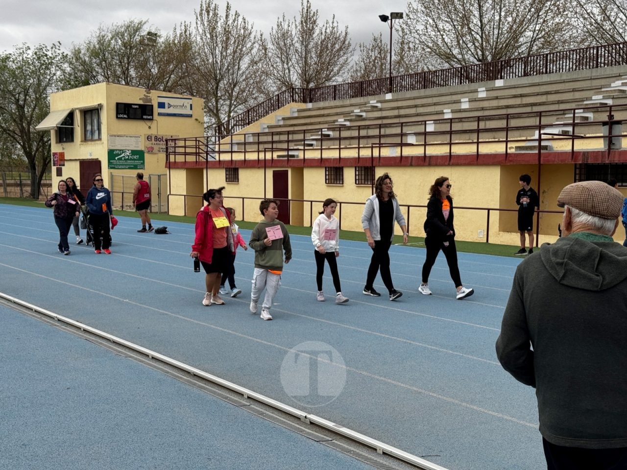 Cientos de escolares participan en la 47ª Carrera Popular ‘Memorial Ángel Serrano’ de Tomelloso