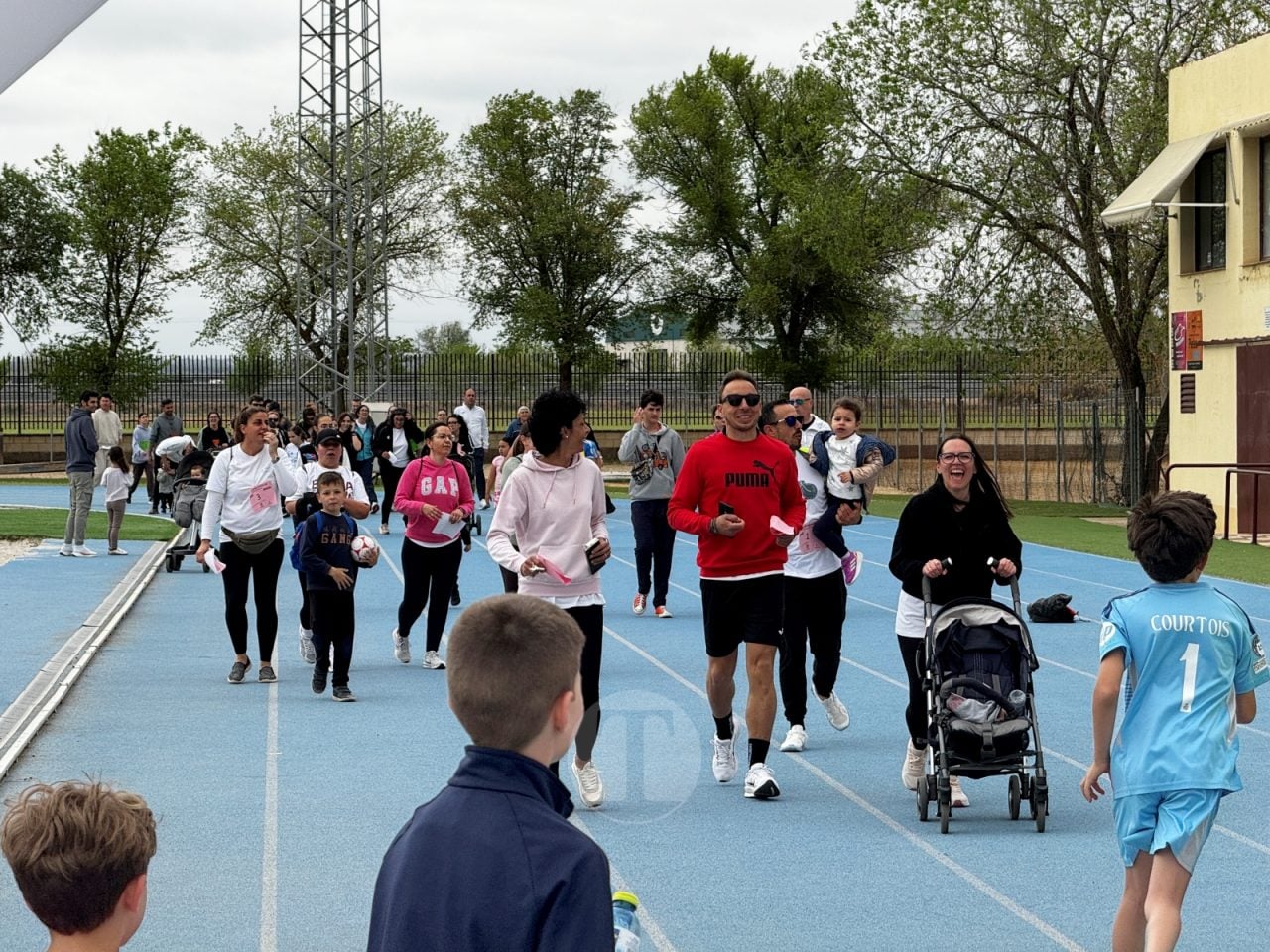 Cientos de escolares participan en la 47ª Carrera Popular ‘Memorial Ángel Serrano’ de Tomelloso