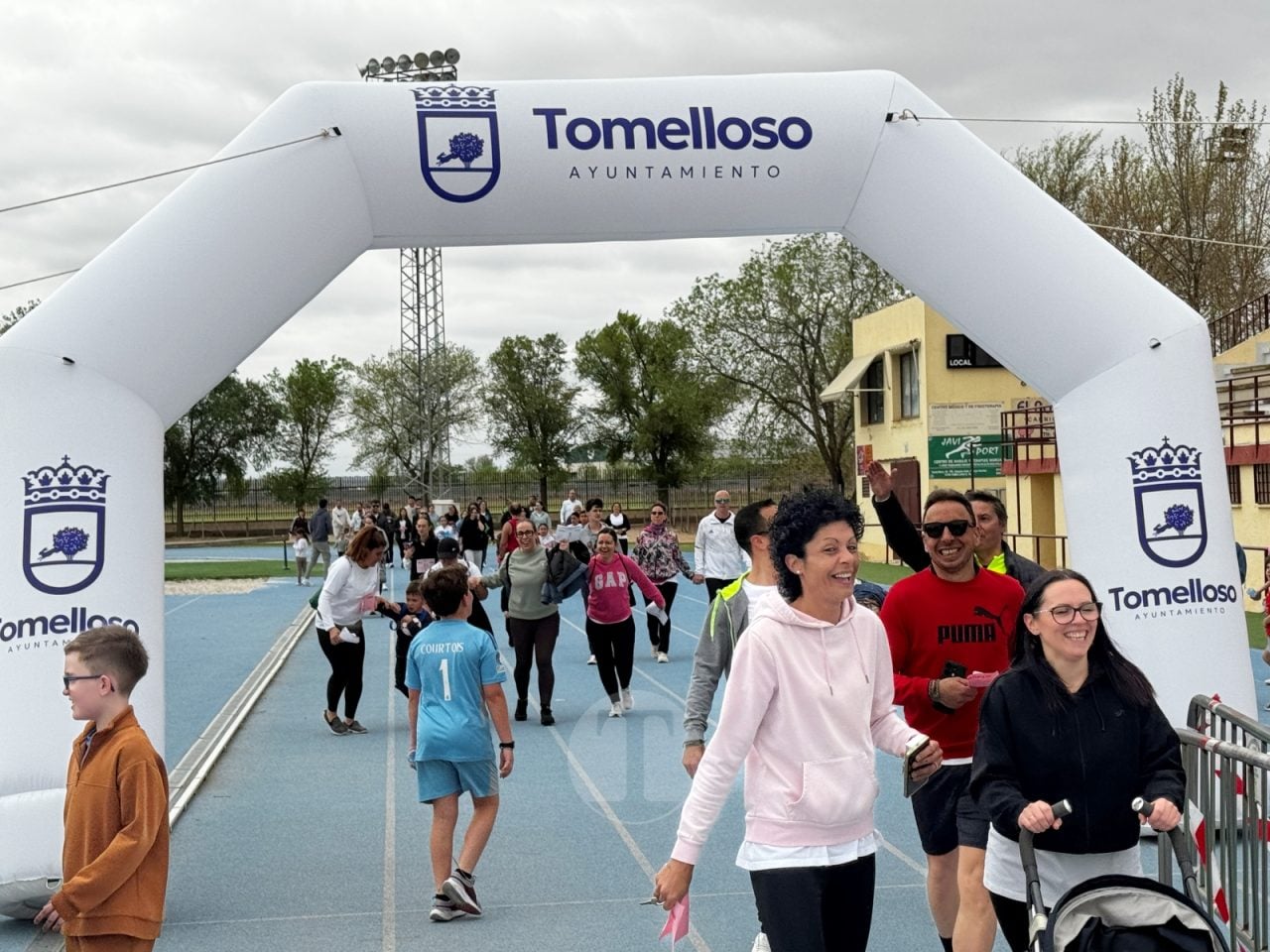 Cientos de escolares participan en la 47ª Carrera Popular ‘Memorial Ángel Serrano’ de Tomelloso