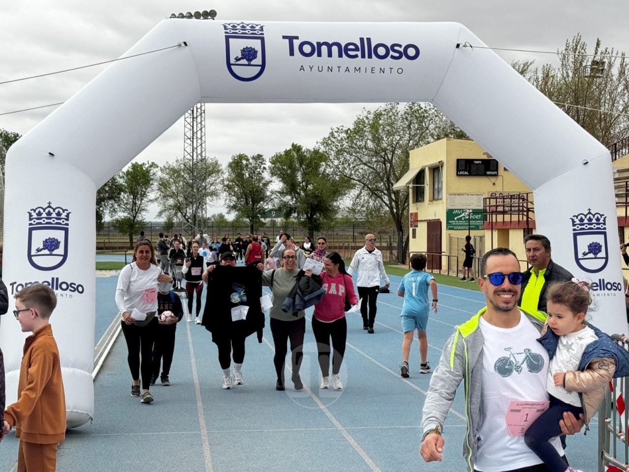 Cientos de escolares participan en la 47ª Carrera Popular ‘Memorial Ángel Serrano’ de Tomelloso