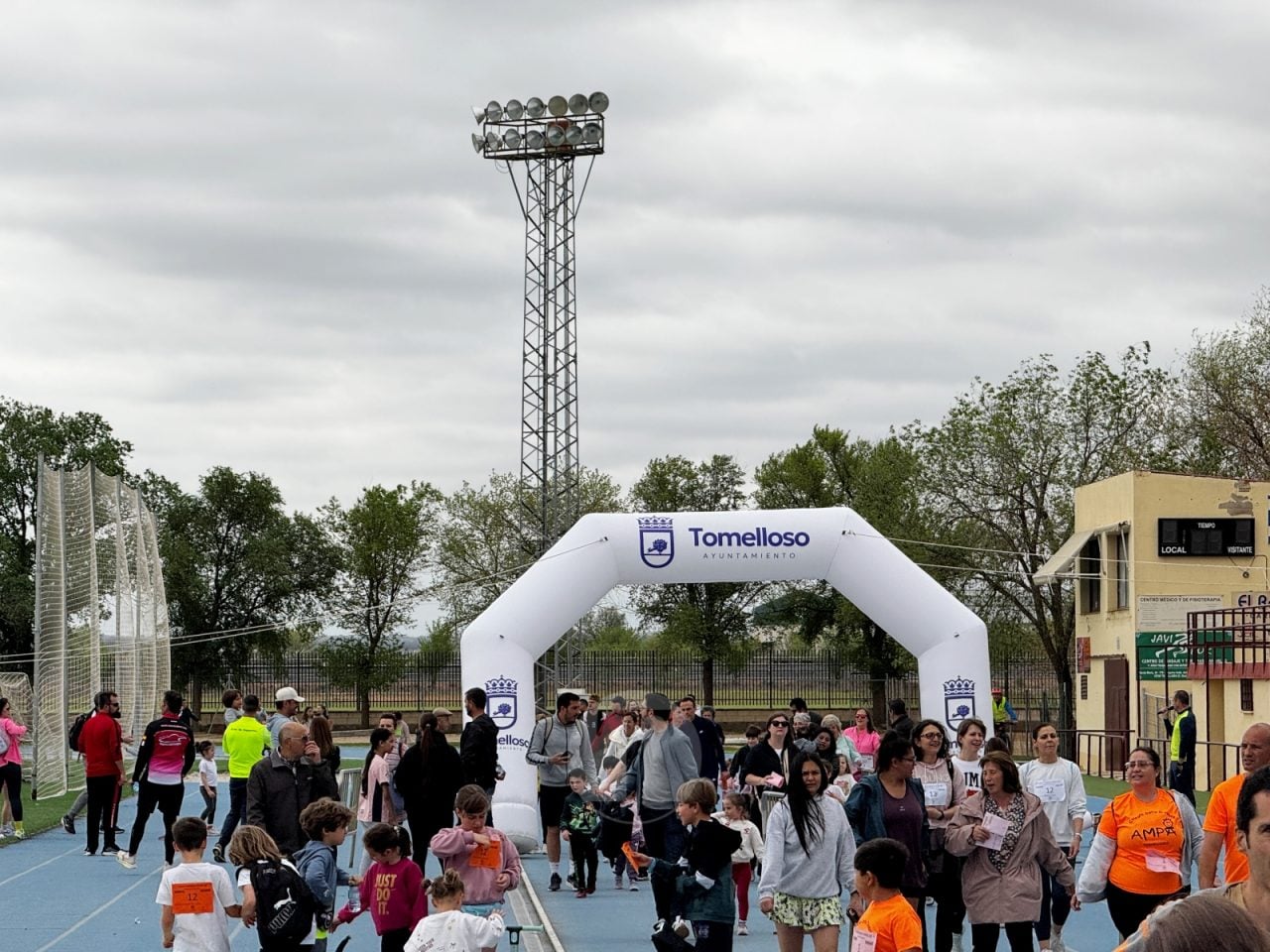 Cientos de escolares participan en la 47ª Carrera Popular ‘Memorial Ángel Serrano’ de Tomelloso
