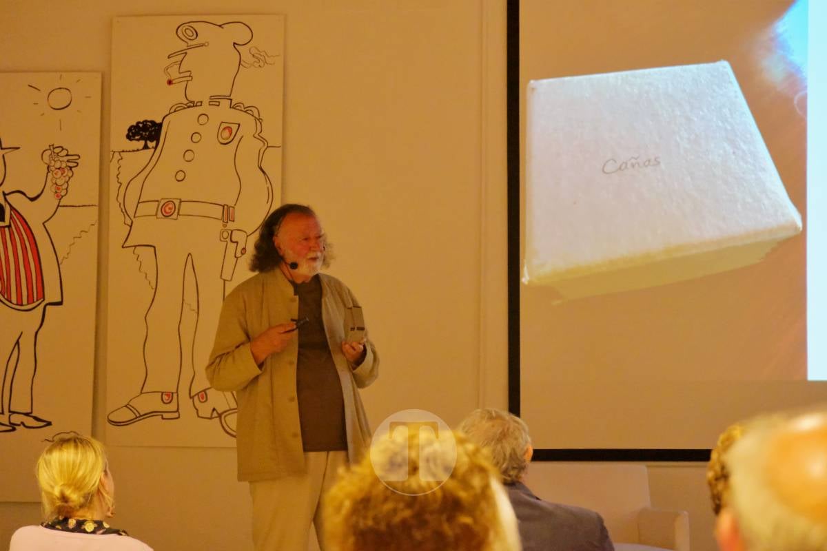 Tomelloso recibe una colección única de poesía con cartas inéditas y joyas literarias