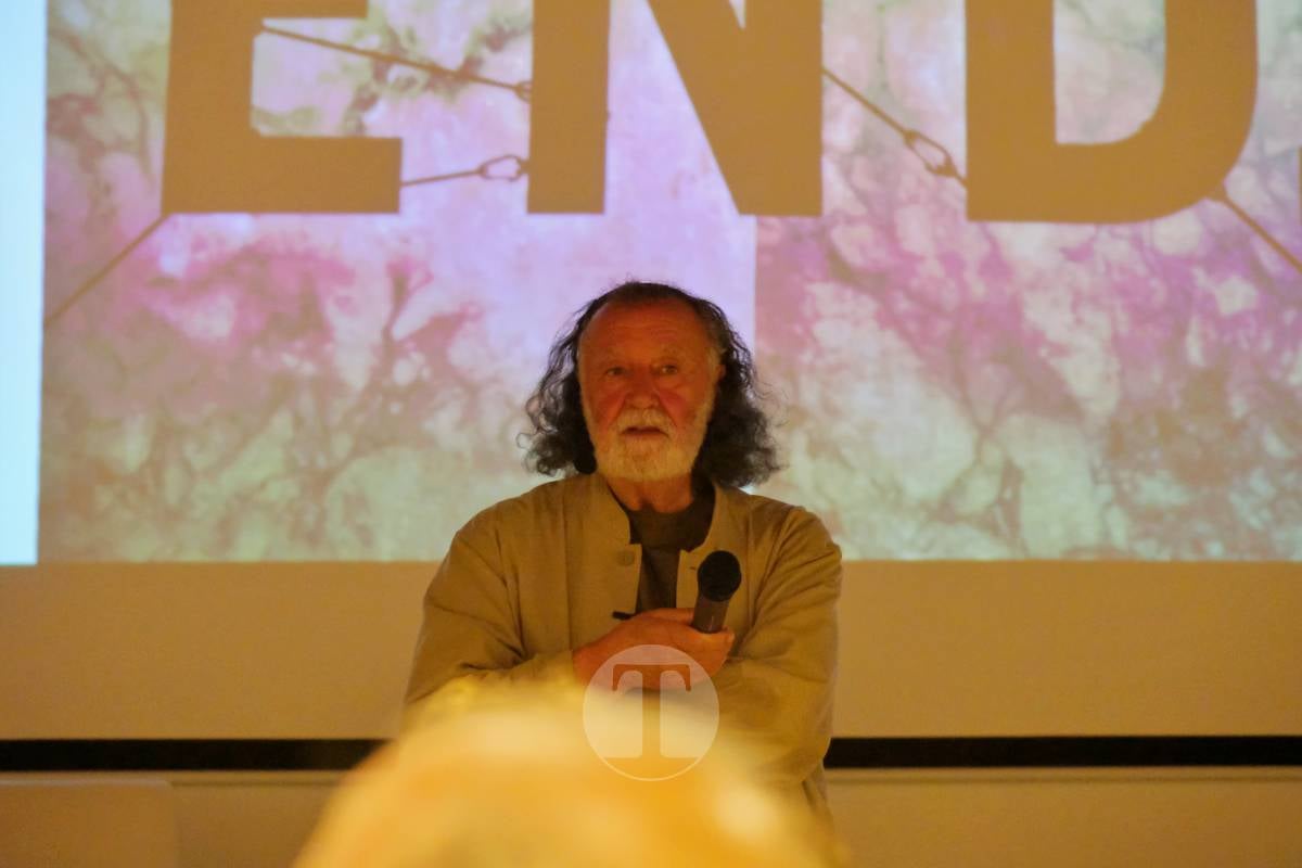 Tomelloso recibe una colección única de poesía con cartas inéditas y joyas literarias