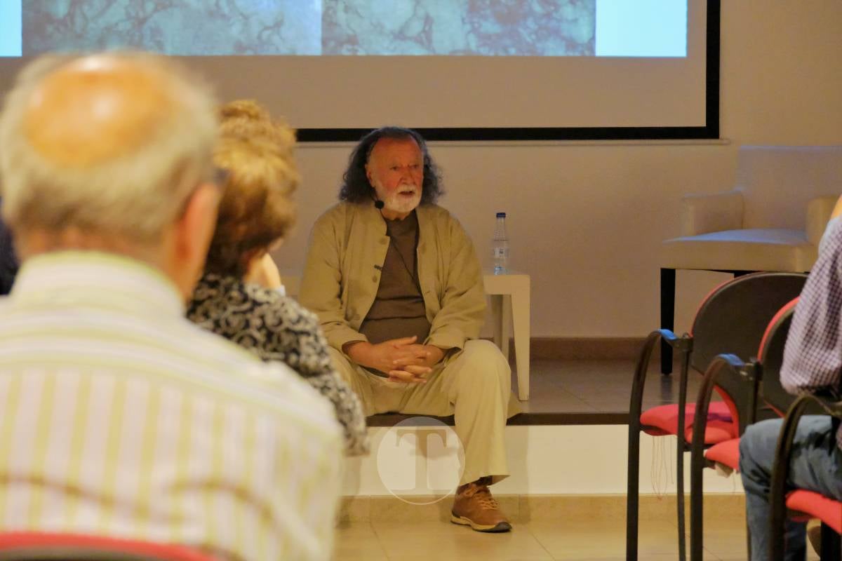 Tomelloso recibe una colección única de poesía con cartas inéditas y joyas literarias