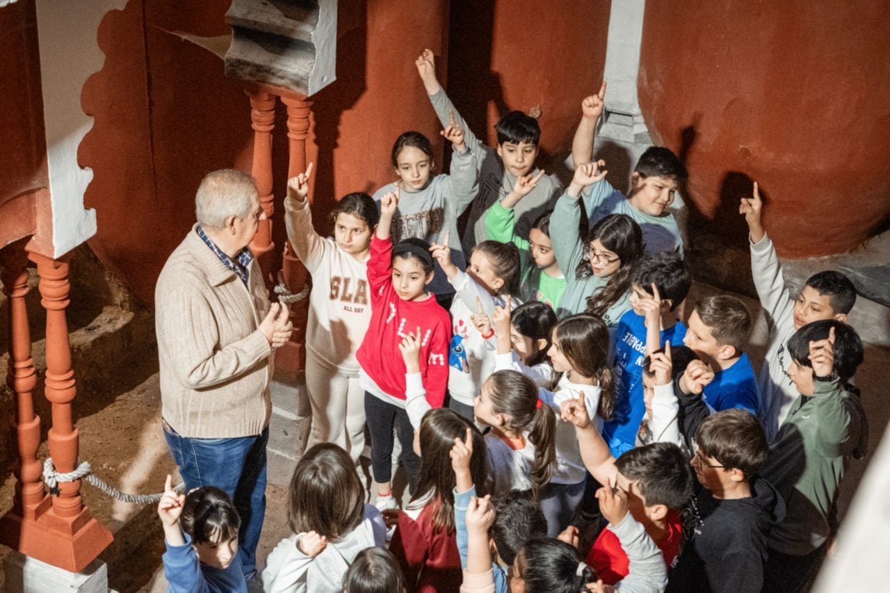 Tomelloso se enseña desde dentro: más de 200 escolares descubren sus cuevas