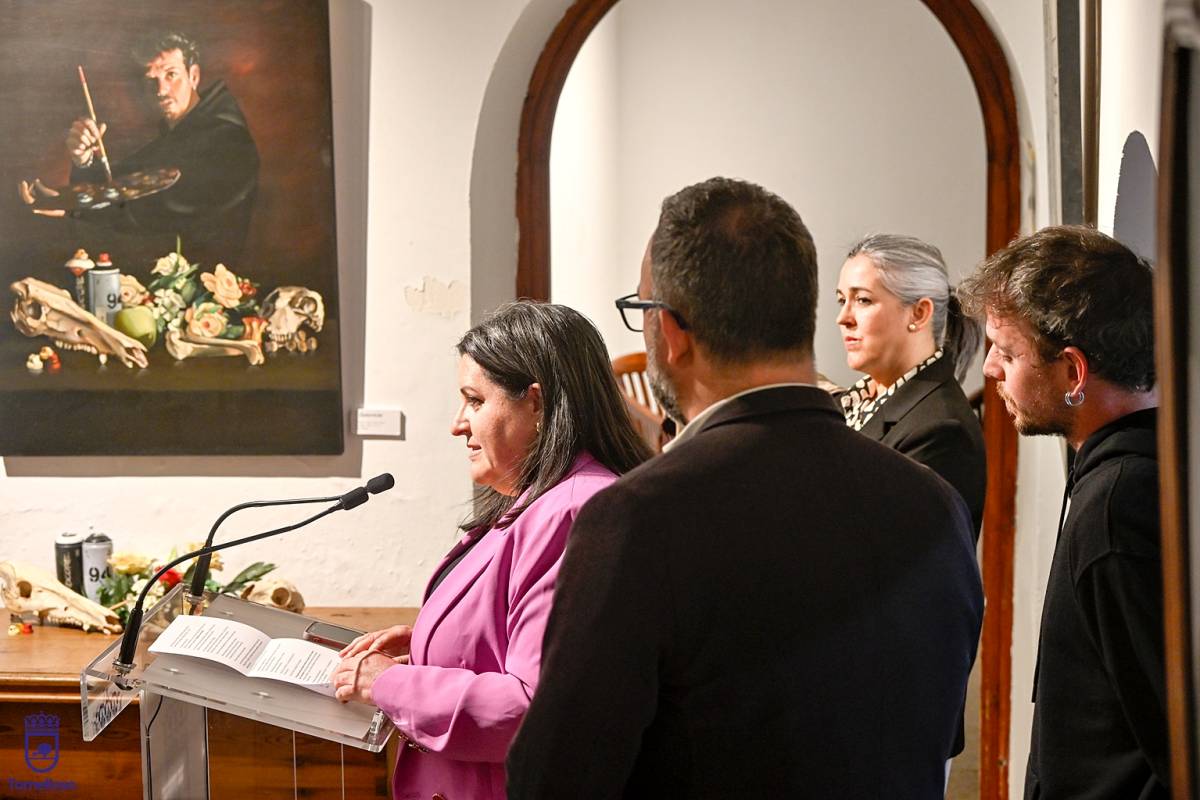 Bodegones y símbolos: Manuel Solana inaugura su exposición en la Posada de los Portales
