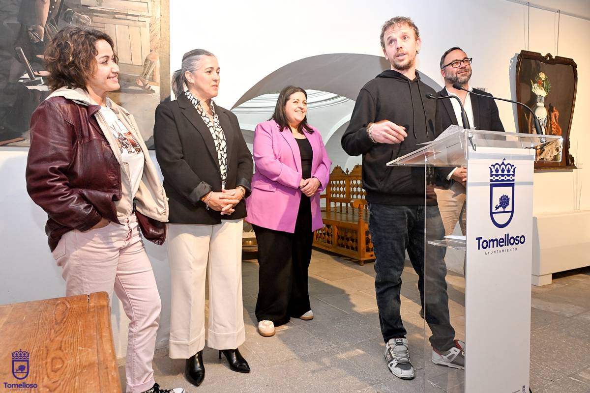 Bodegones y símbolos: Manuel Solana inaugura su exposición en la Posada de los Portales