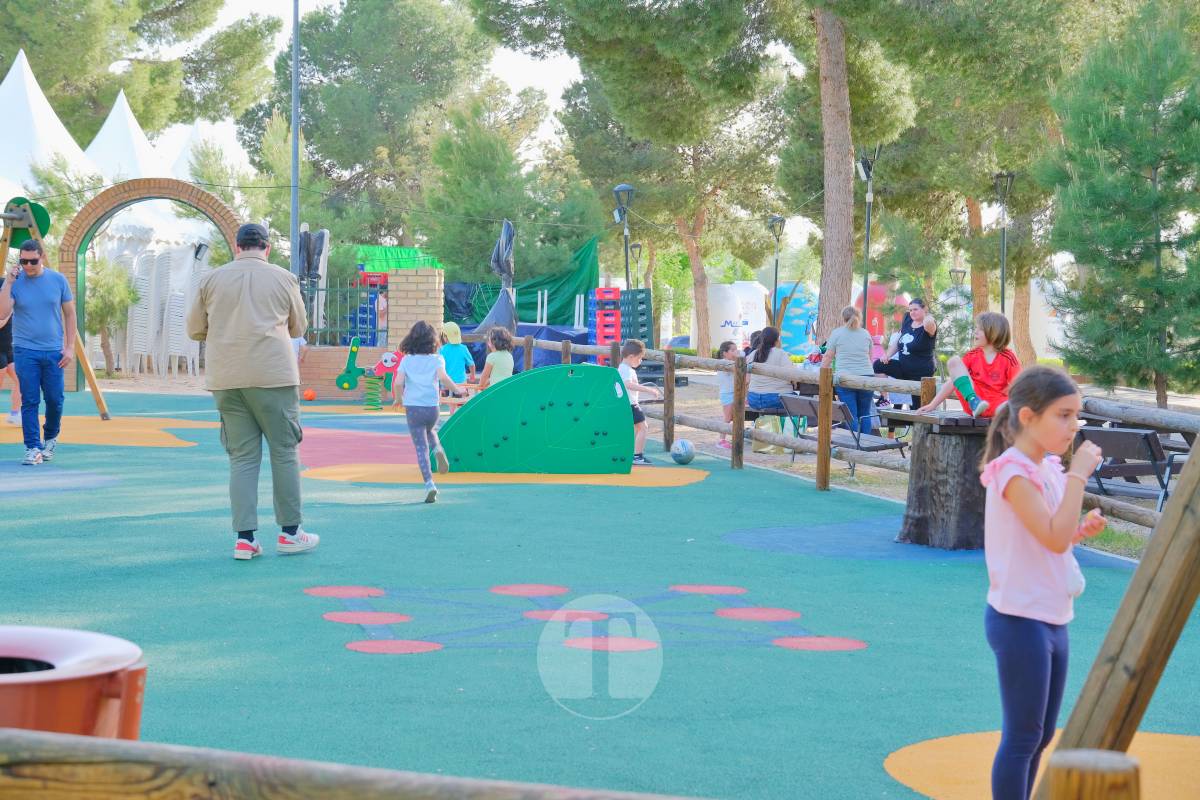 Así es el nuevo parque infantil de Pinilla: más seguro, moderno e inclusivo