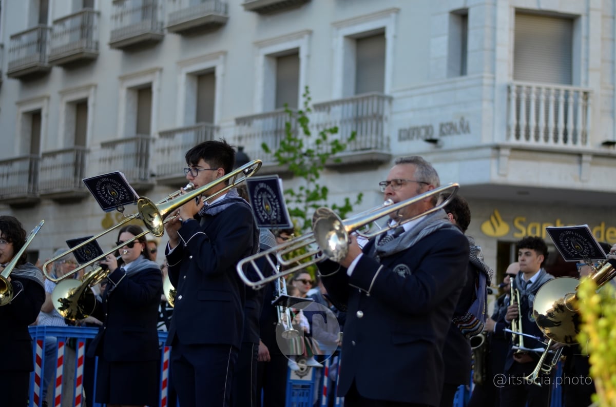 Lucía Moreno y Paloma Morales retratan la emoción de la llegada de la Virgen de las Viñas a Tomelloso