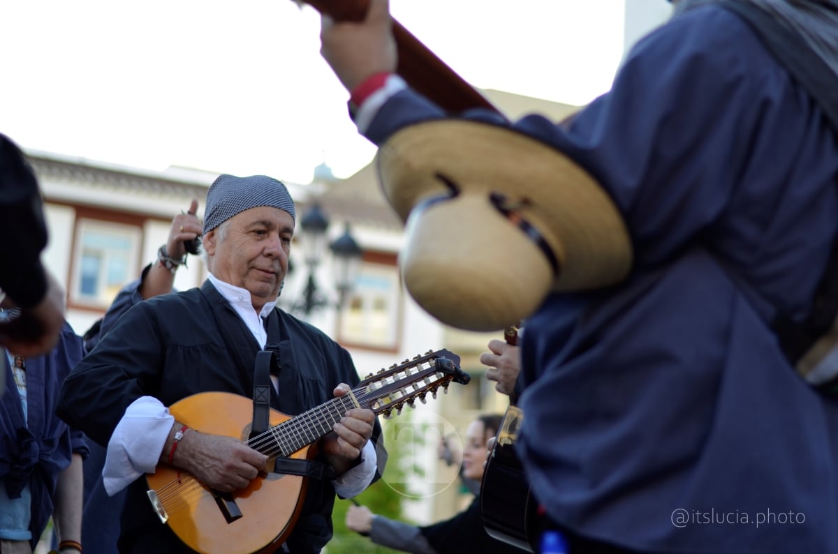 Lucía Moreno y Paloma Morales retratan la emoción de la llegada de la Virgen de las Viñas a Tomelloso