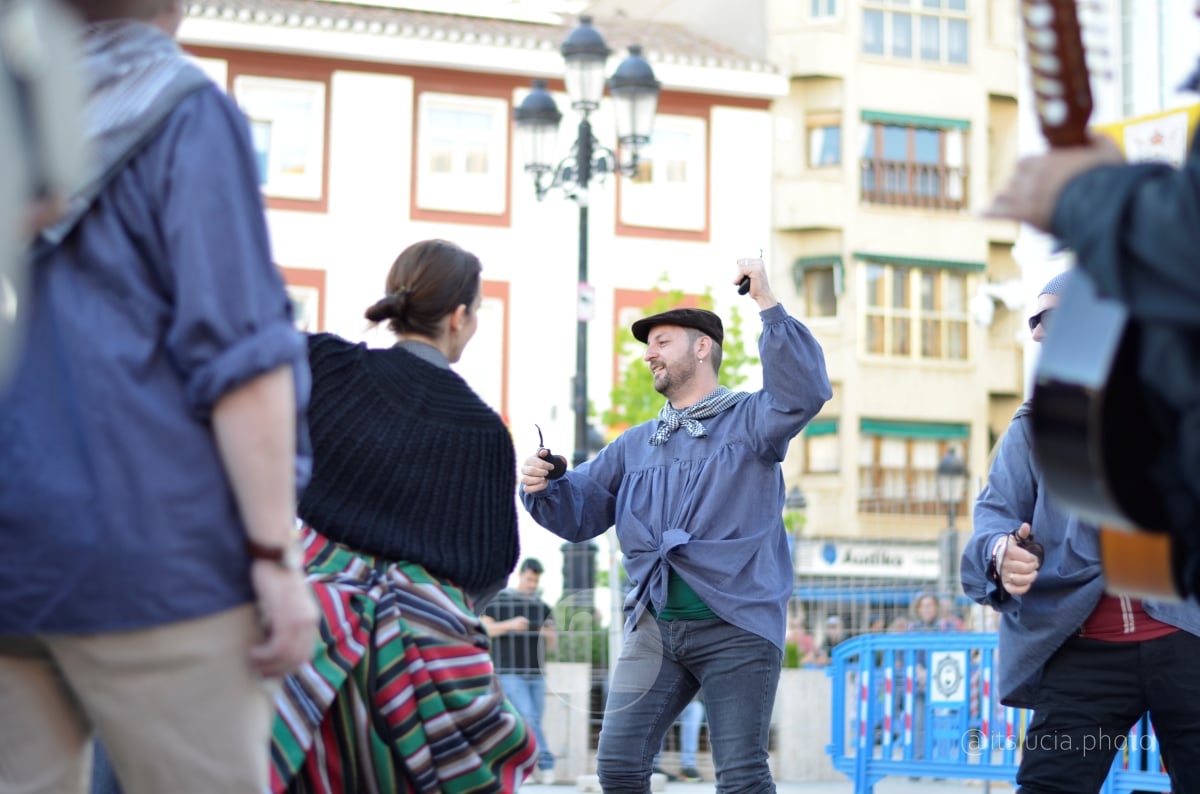 Lucía Moreno y Paloma Morales retratan la emoción de la llegada de la Virgen de las Viñas a Tomelloso