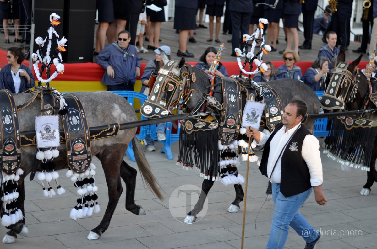 Lucía Moreno y Paloma Morales retratan la emoción de la llegada de la Virgen de las Viñas a Tomelloso