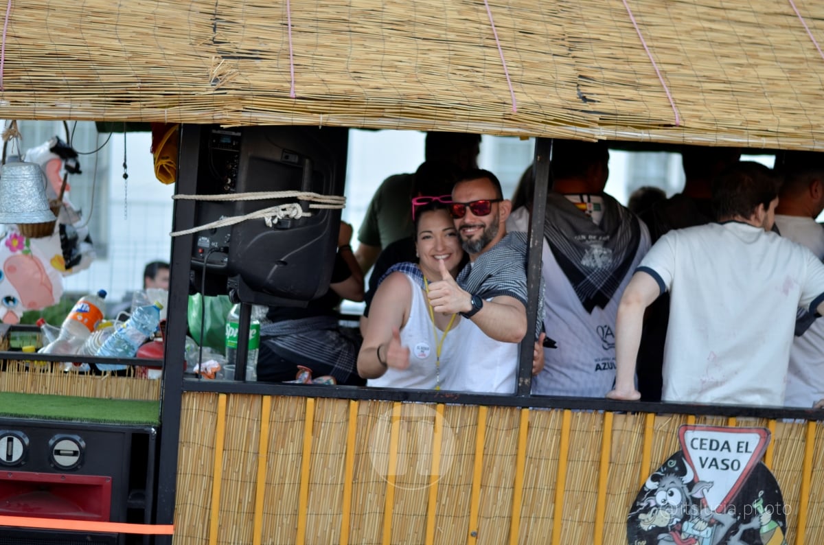 Lucía Moreno y Paloma Morales retratan la emoción de la llegada de la Virgen de las Viñas a Tomelloso