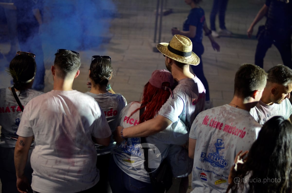 Lucía Moreno y Paloma Morales retratan la emoción de la llegada de la Virgen de las Viñas a Tomelloso