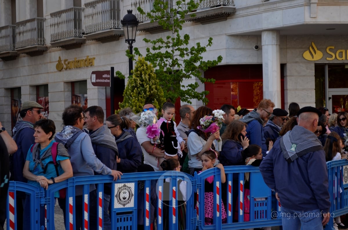 Lucía Moreno y Paloma Morales retratan la emoción de la llegada de la Virgen de las Viñas a Tomelloso