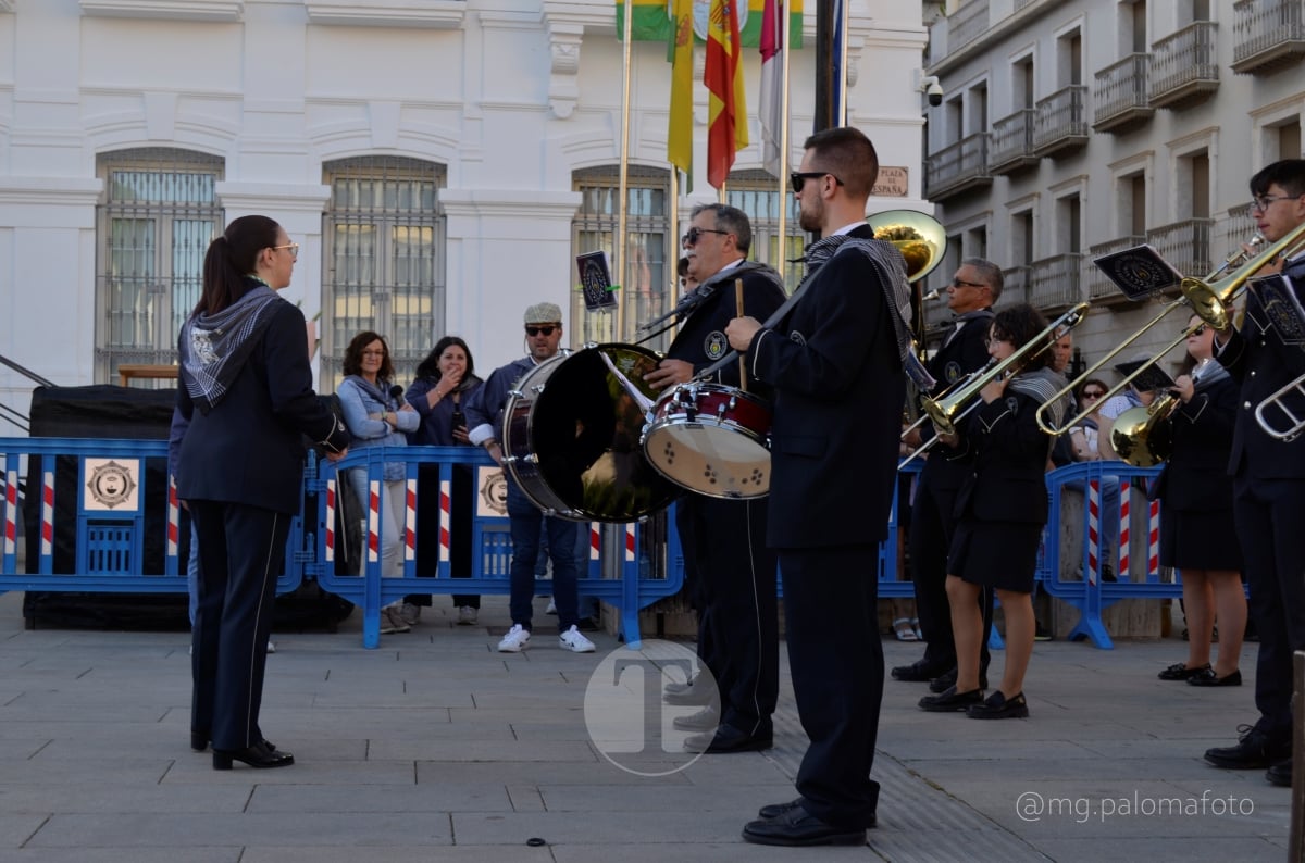 Lucía Moreno y Paloma Morales retratan la emoción de la llegada de la Virgen de las Viñas a Tomelloso