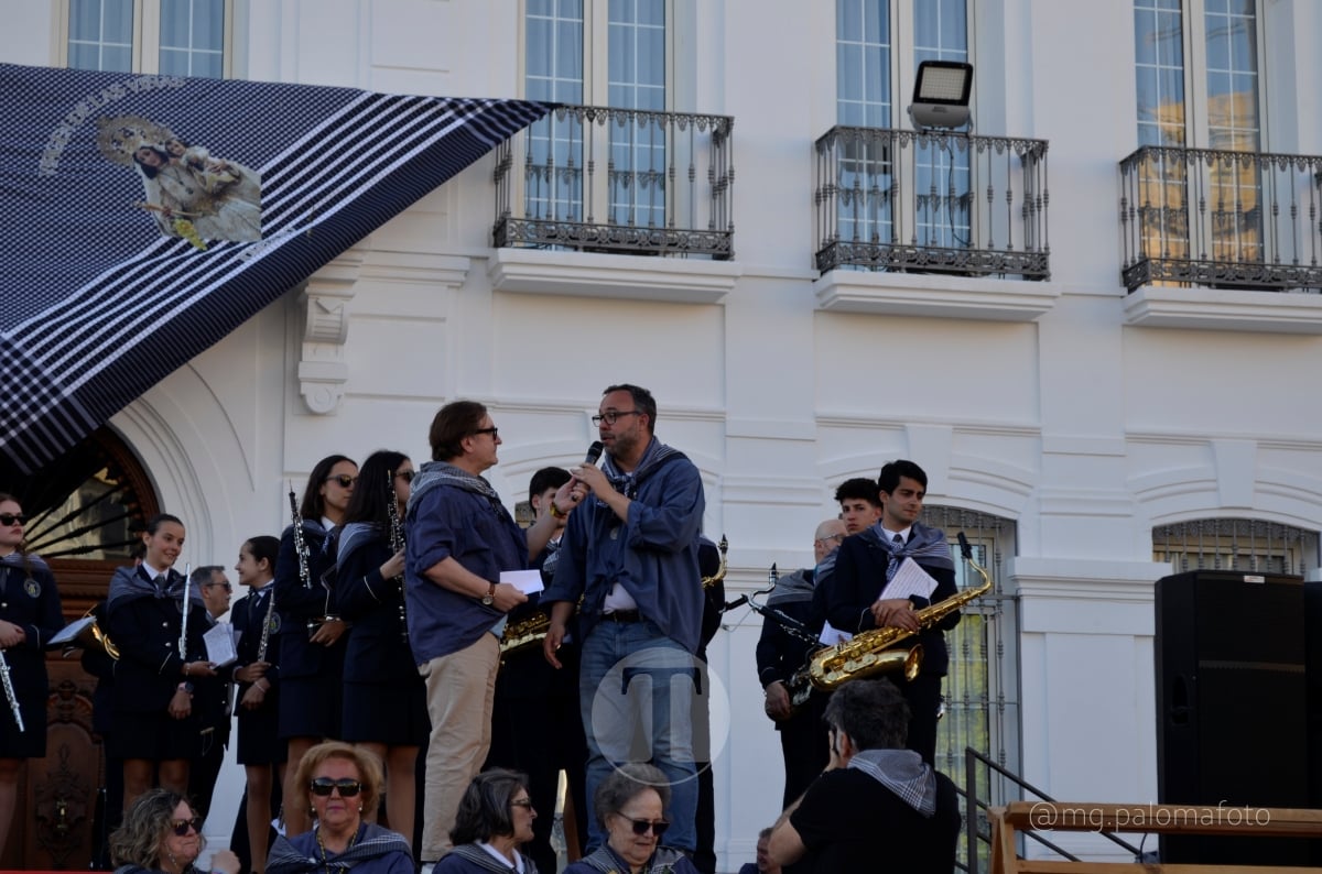 Lucía Moreno y Paloma Morales retratan la emoción de la llegada de la Virgen de las Viñas a Tomelloso