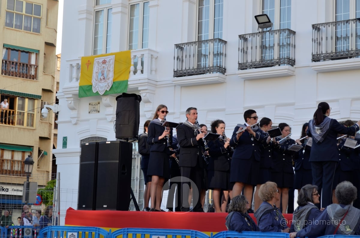 Lucía Moreno y Paloma Morales retratan la emoción de la llegada de la Virgen de las Viñas a Tomelloso