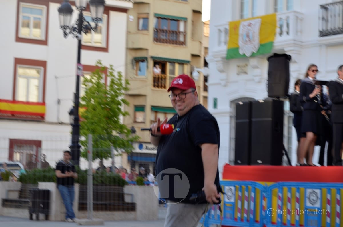 Lucía Moreno y Paloma Morales retratan la emoción de la llegada de la Virgen de las Viñas a Tomelloso