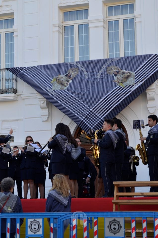 Lucía Moreno y Paloma Morales retratan la emoción de la llegada de la Virgen de las Viñas a Tomelloso
