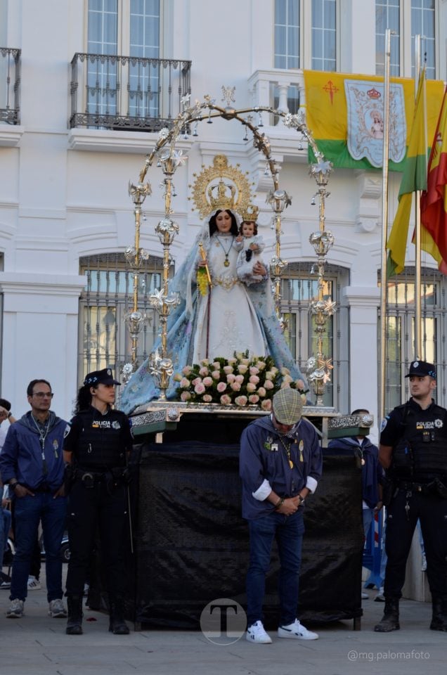 Lucía Moreno y Paloma Morales retratan la emoción de la llegada de la Virgen de las Viñas a Tomelloso