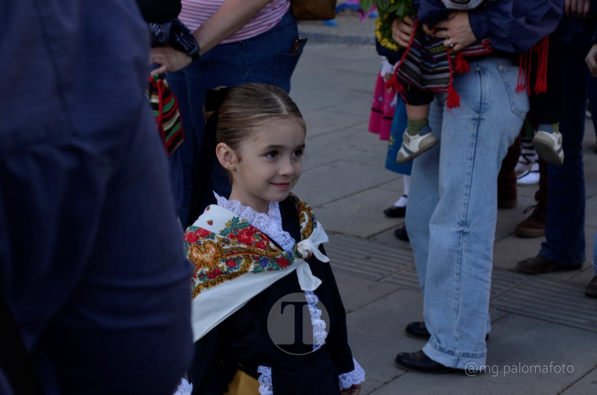 Lucía Moreno y Paloma Morales retratan la emoción de la llegada de la Virgen de las Viñas a Tomelloso