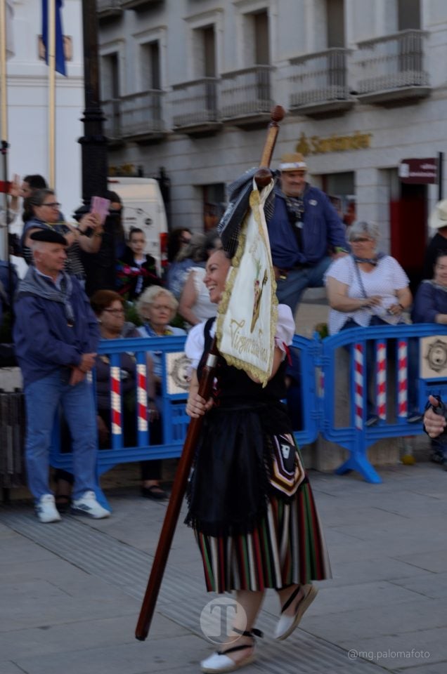 Lucía Moreno y Paloma Morales retratan la emoción de la llegada de la Virgen de las Viñas a Tomelloso