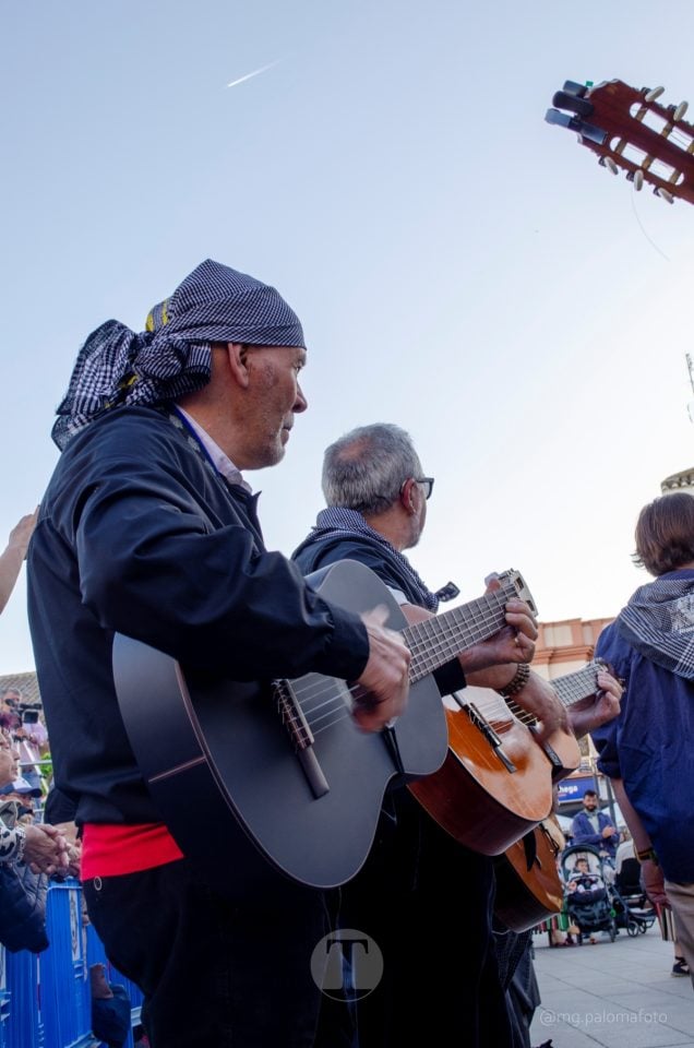 Lucía Moreno y Paloma Morales retratan la emoción de la llegada de la Virgen de las Viñas a Tomelloso