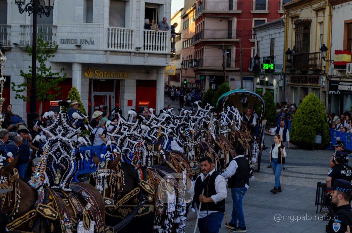 Lucía Moreno y Paloma Morales retratan la emoción de la llegada de la Virgen de las Viñas a Tomelloso