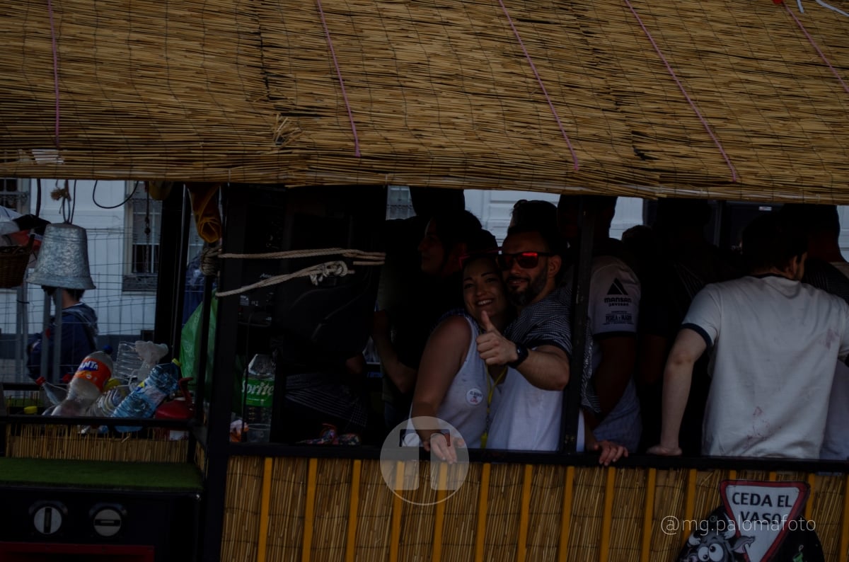 Lucía Moreno y Paloma Morales retratan la emoción de la llegada de la Virgen de las Viñas a Tomelloso